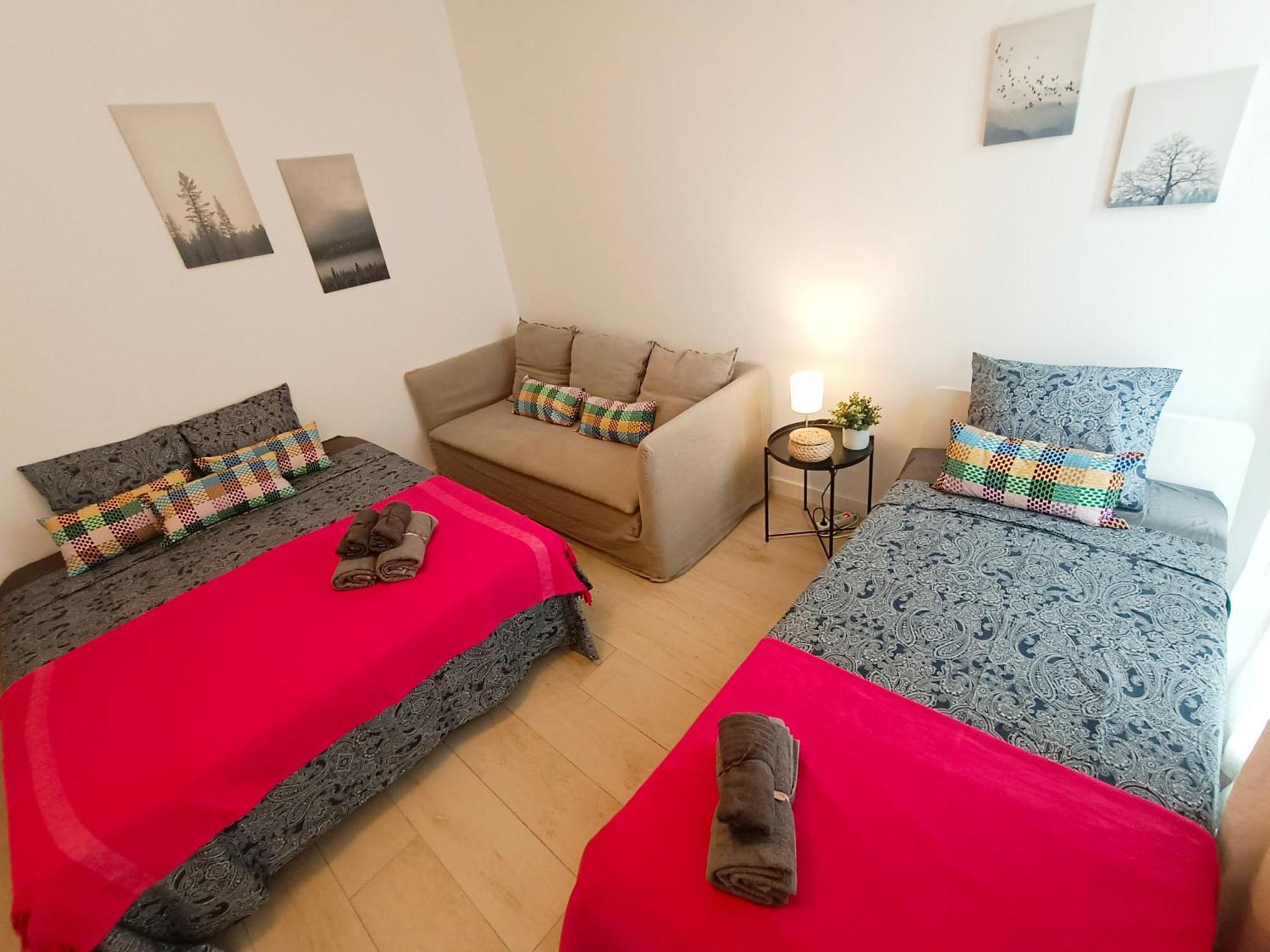 ברצלונה Private Rooms By Plaza Universidad מראה חיצוני תמונה