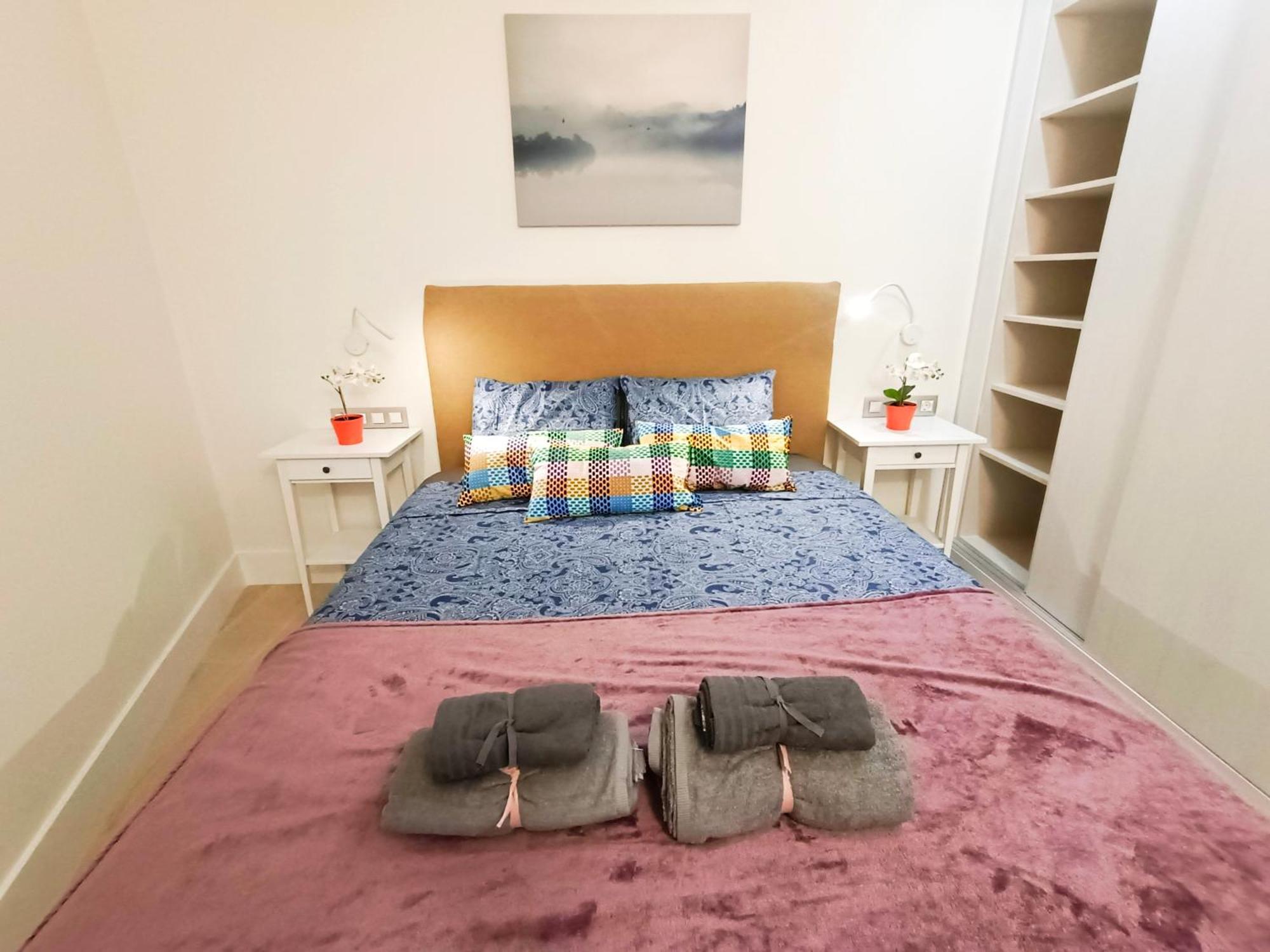 ברצלונה Private Rooms By Plaza Universidad מראה חיצוני תמונה